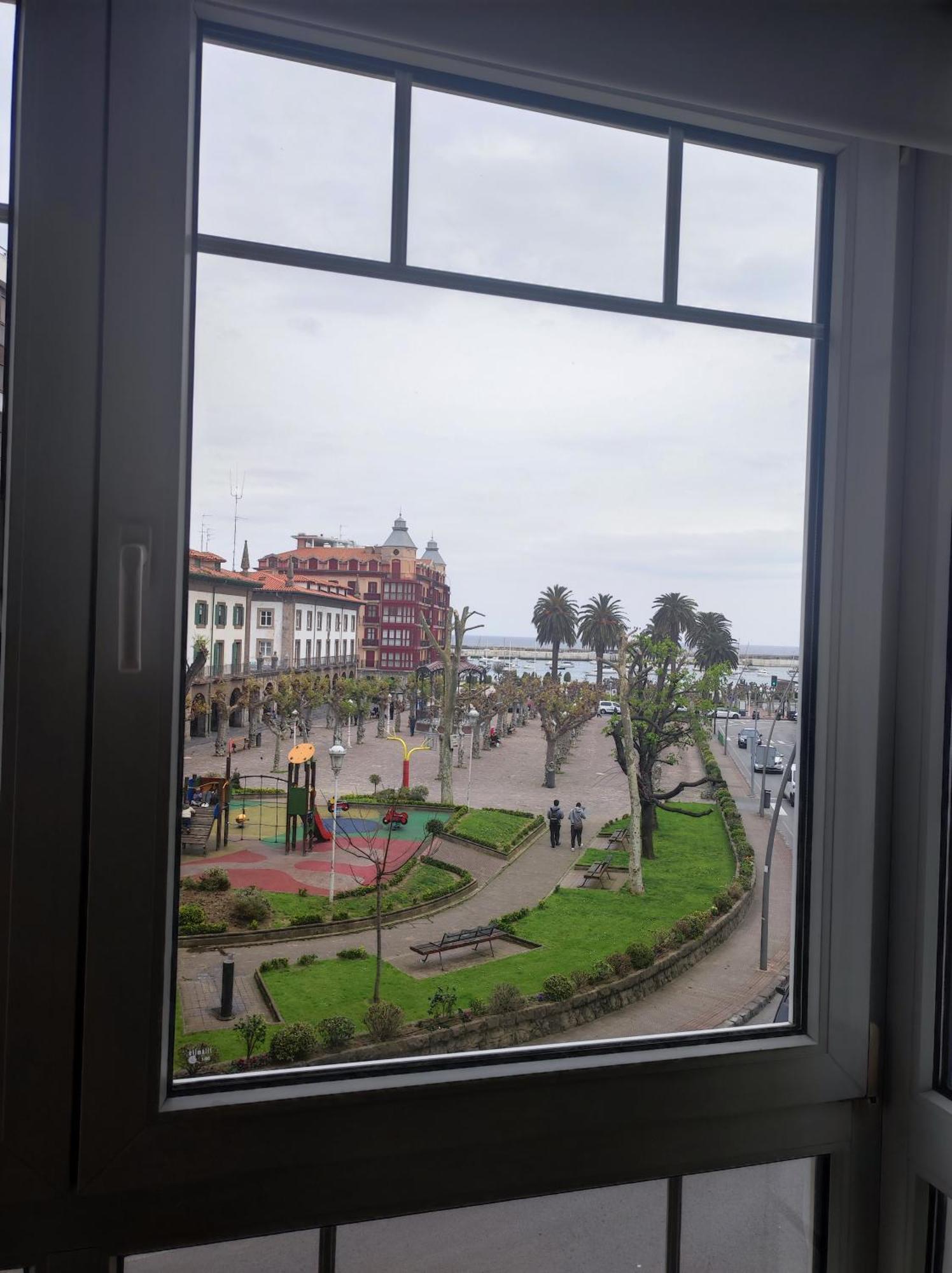 Precioso Piso Con Garaje En El Centro De Castro Urdiales Apartman Kültér fotó