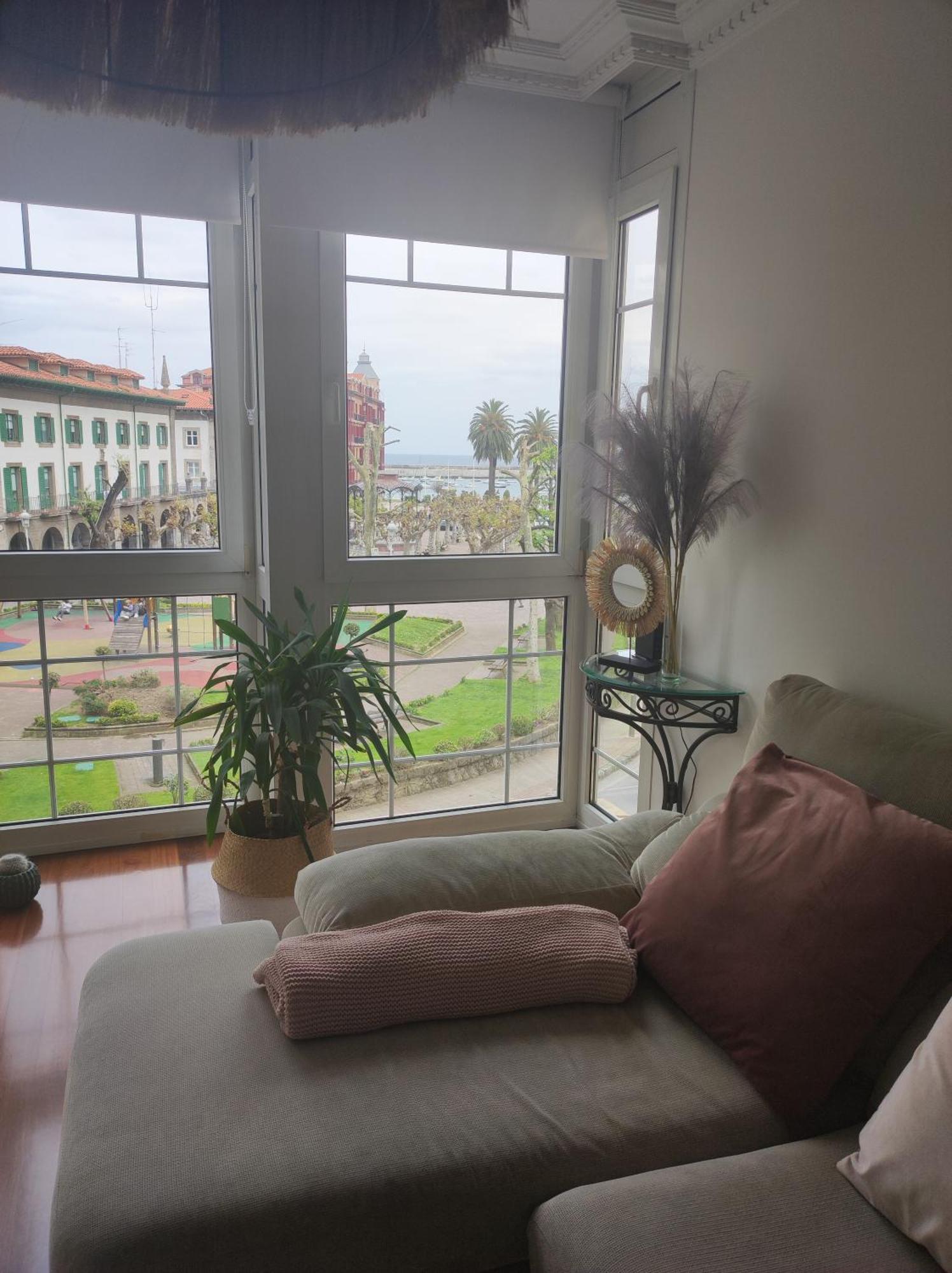 Precioso Piso Con Garaje En El Centro De Castro Urdiales Apartman Kültér fotó